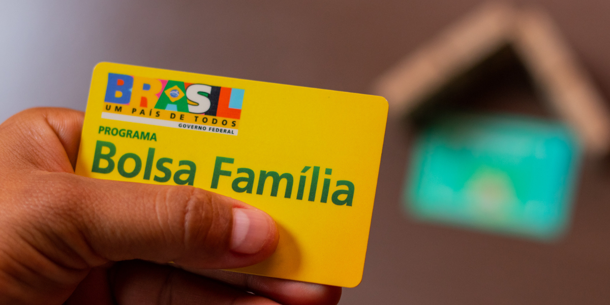 Não recebeu o cartão do Bolsa Família Saiba como evitar o CONGELAMENTO do saque de R$ 600 HOJE