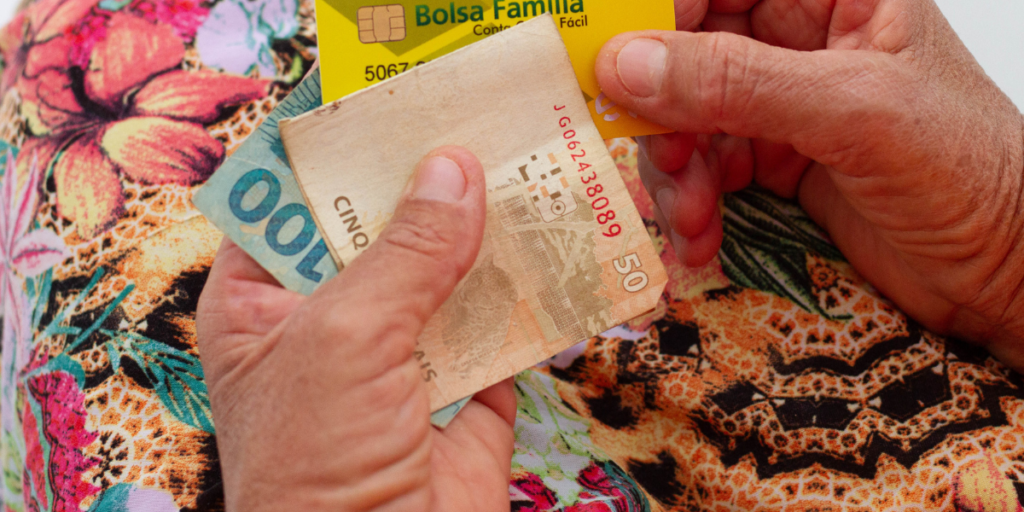 Tá na conta! Bolsa Família paga HOJE R$ 682,32 + R$ 350 para diversos beneficiários
