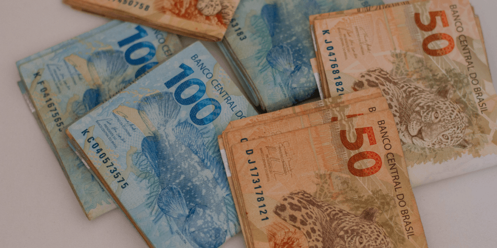 As melhores férias do mundo! Governo acaba de REVELAR 3 AUXÍLIOS para brasileiros de baixa renda; veja!