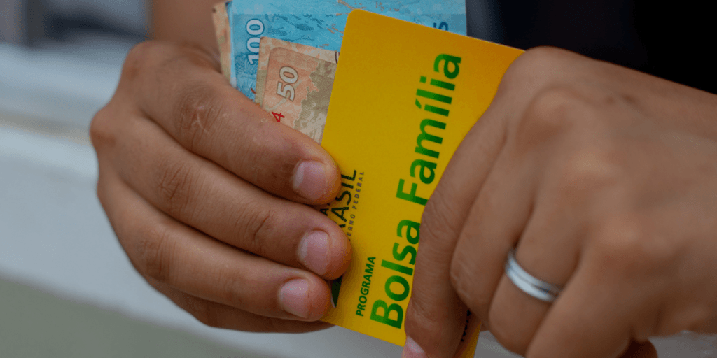 Carteira assinada e Bolsa Família! Nova regra do adicional permite mais de R$ 2.000 por família; entenda!