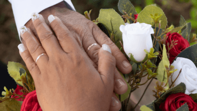 Complicou! Saiba se casar no civil ou na igreja pode TRAVAR o Bolsa Família dos brasileiros