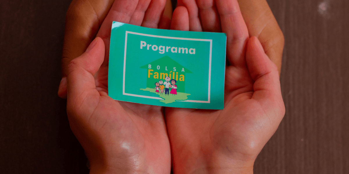 Seu Bolsa Família TRAVOU e você não possui comprovante de residência Saiba como resolver e liberar R$ 1.200 EXTRA!