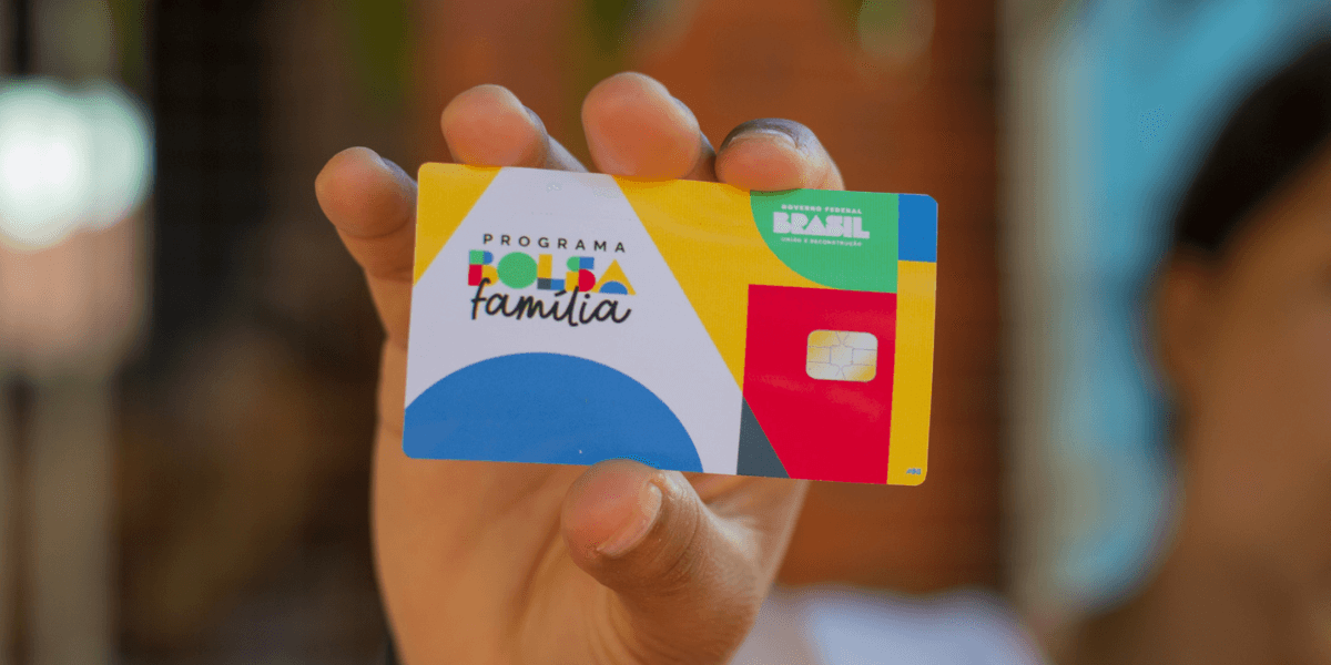 Vida nova, mas agora o Bolsa Família deve esperar Saiba quanto tempo após a troca de Estado o Bolsa Família é DESBLOQUEADO