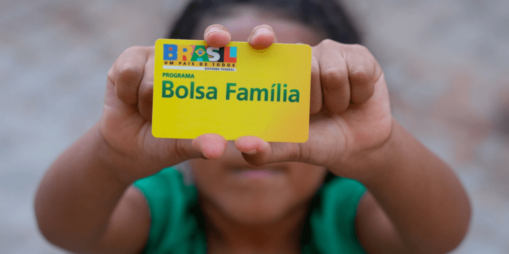 É possível receber adicional de R$ 300 do Bolsa Família apenas com 1 filho de até 6 anos Entenda