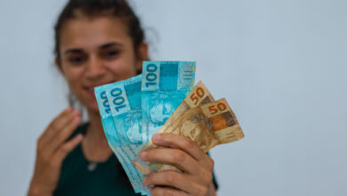 Governo aprova BENEFÍCIO de mais de R$ 500 para desempregados