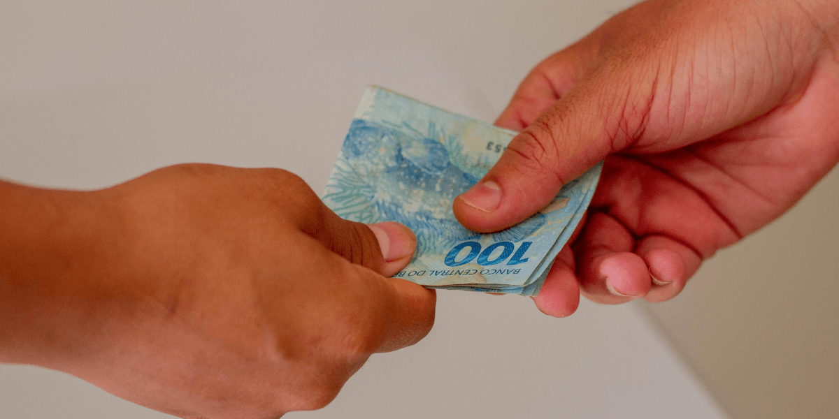 Governo dá auxílio de R$ 250; confira os critérios para receber e como solicitar!