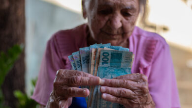 Governo quer CORTAR o BPC Entenda o que é verdade e o que é FAKE NEWS