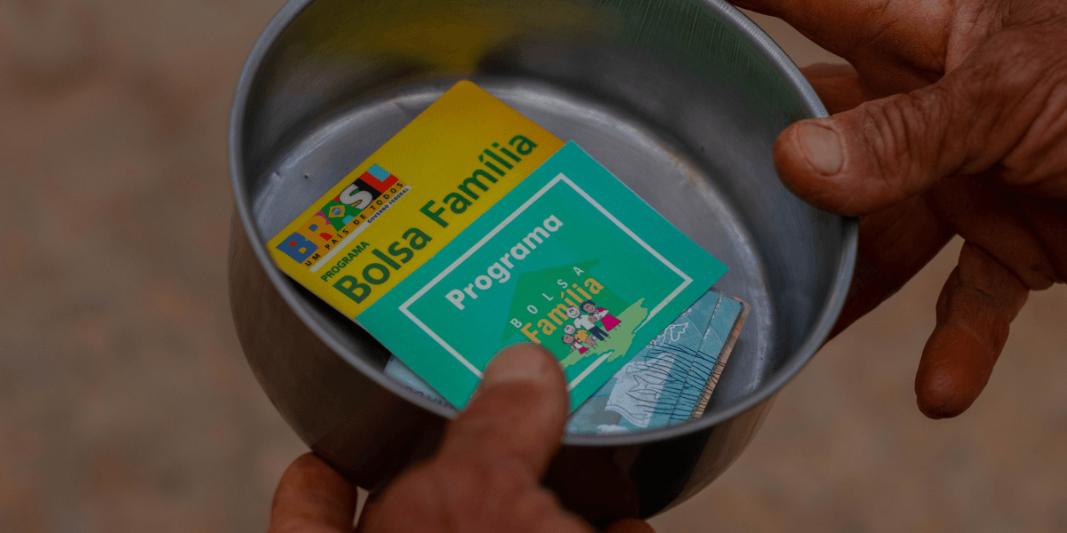 Justiça determina revisão cadastral do Bolsa Família devido a irregularidades; veja quem pode PERDER o benefício!
