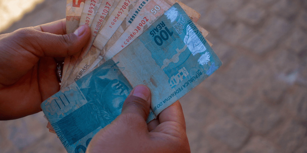 Nada de ficar pedindo cartão de crédito emprestado! Governo libera HOJE super crédito para diversos NIS; confira!