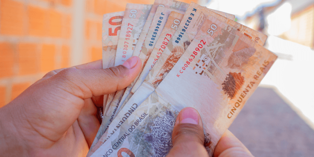 Prazo final é revelado e beneficiários podem ter R$ 600 BLOQUEADOS em agosto; saiba o que fazer!