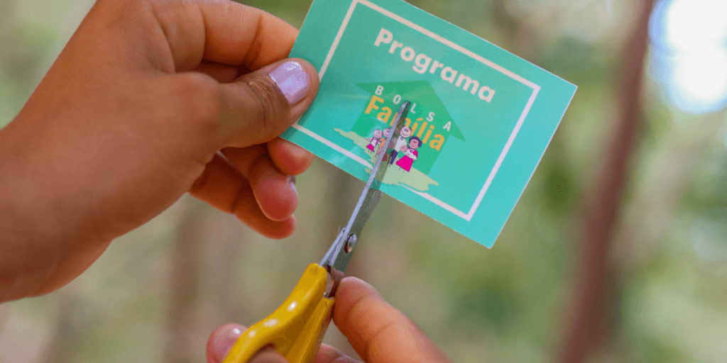 URGENTE! Brasileiros que receberam indevidamente o Bolsa Família deverão DEVOLVER o valor recebido Confira se você é um deles!