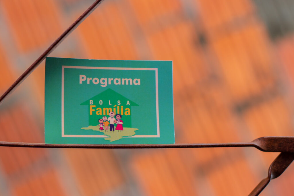 Ministro de Lula se manifesta sobre o décimo terceiro do Bolsa Família em 2024