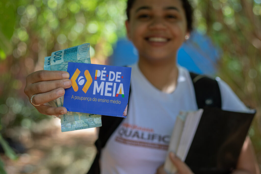 Você quer receber o Pé-de-Meia? Então entenda como o programa funciona!