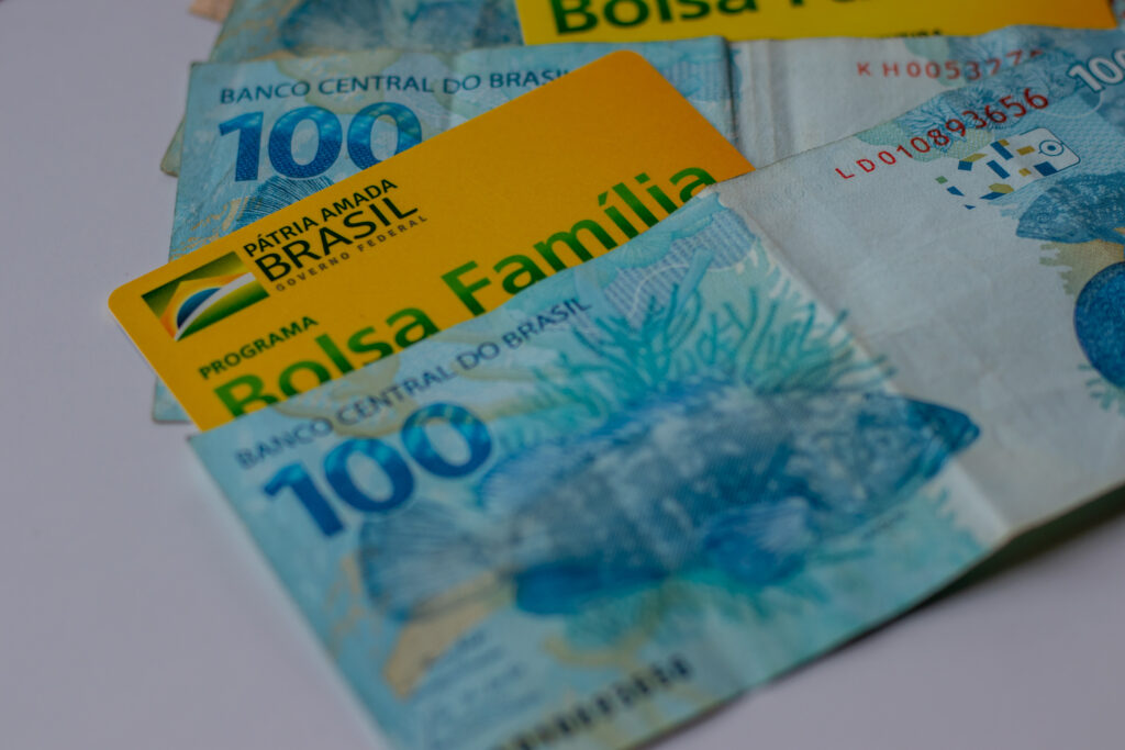 Veja como é possível sacar R$ 1,5 MIL de Bolsa Família