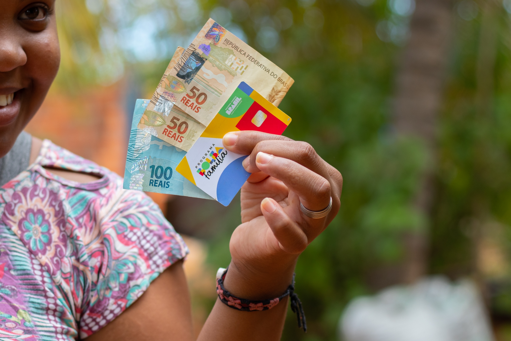 Se você recebe o Bolsa Família, use-o com sabedoria ou pode perdê-lo.