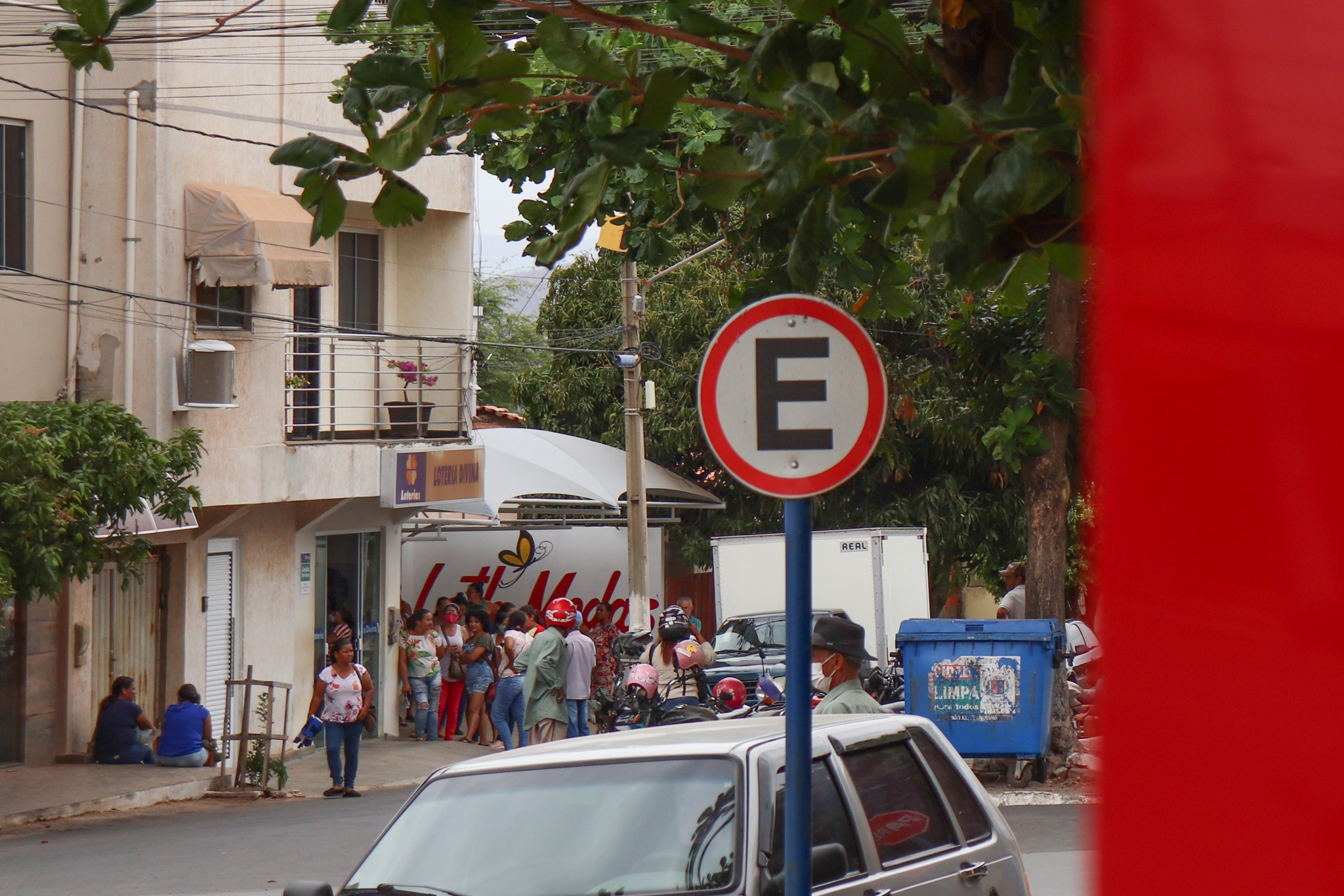 Fila no CRAS.