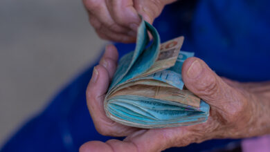 Você sabia que mais pessoas podem estar perto de receber o BPC? Veja como funciona! Crédito: @jeanedeoliveirafotografia / cadastrounicobrasil.com.br