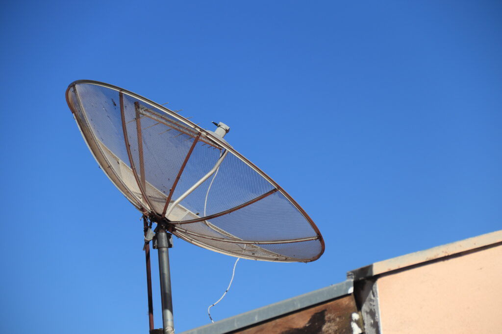 Ainda tem TV analógica? Veja como receber o kit antena do governo!