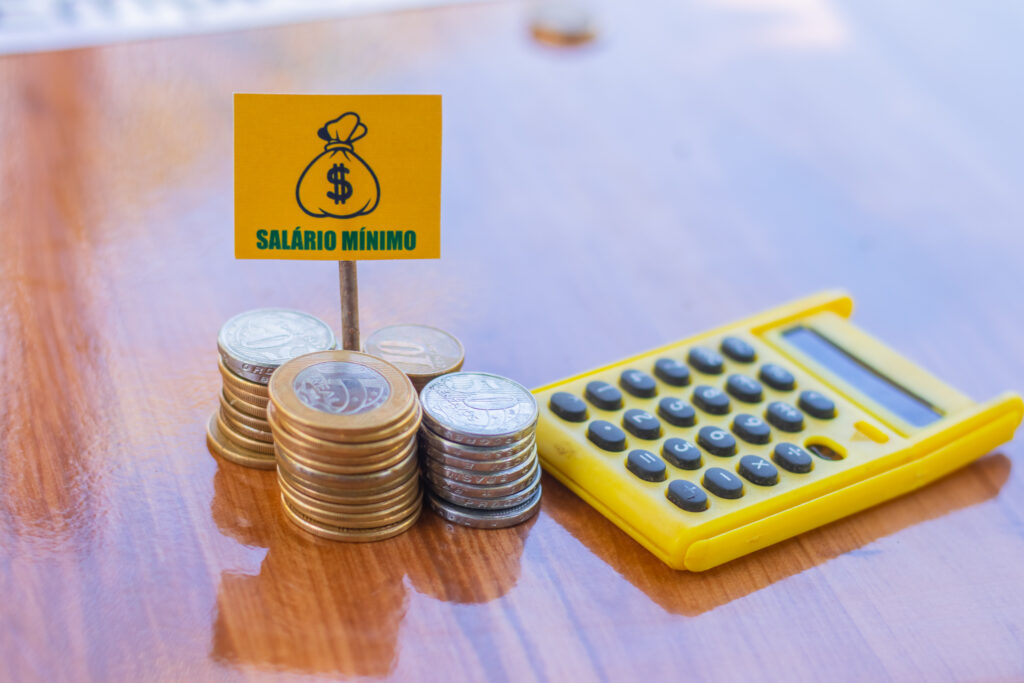 O salário mínimo vai aumentar no próximo ano, mas a partir de quando ele é válido?