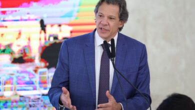 Diversos benefícios vão cair na mira do pacote fiscal, incluindo o Auxílio Gás e o Pé-de-Meia.