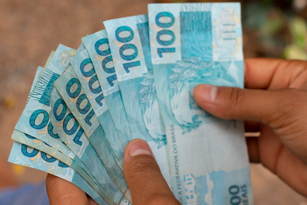 Auxílio.
