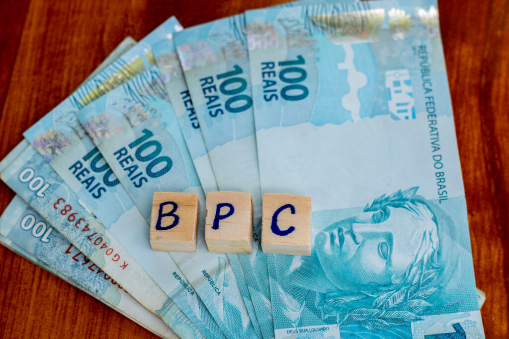 Aviso URGENTE para milhares de pessoas com direito ao BPC; você pode estar na lista e não sabe