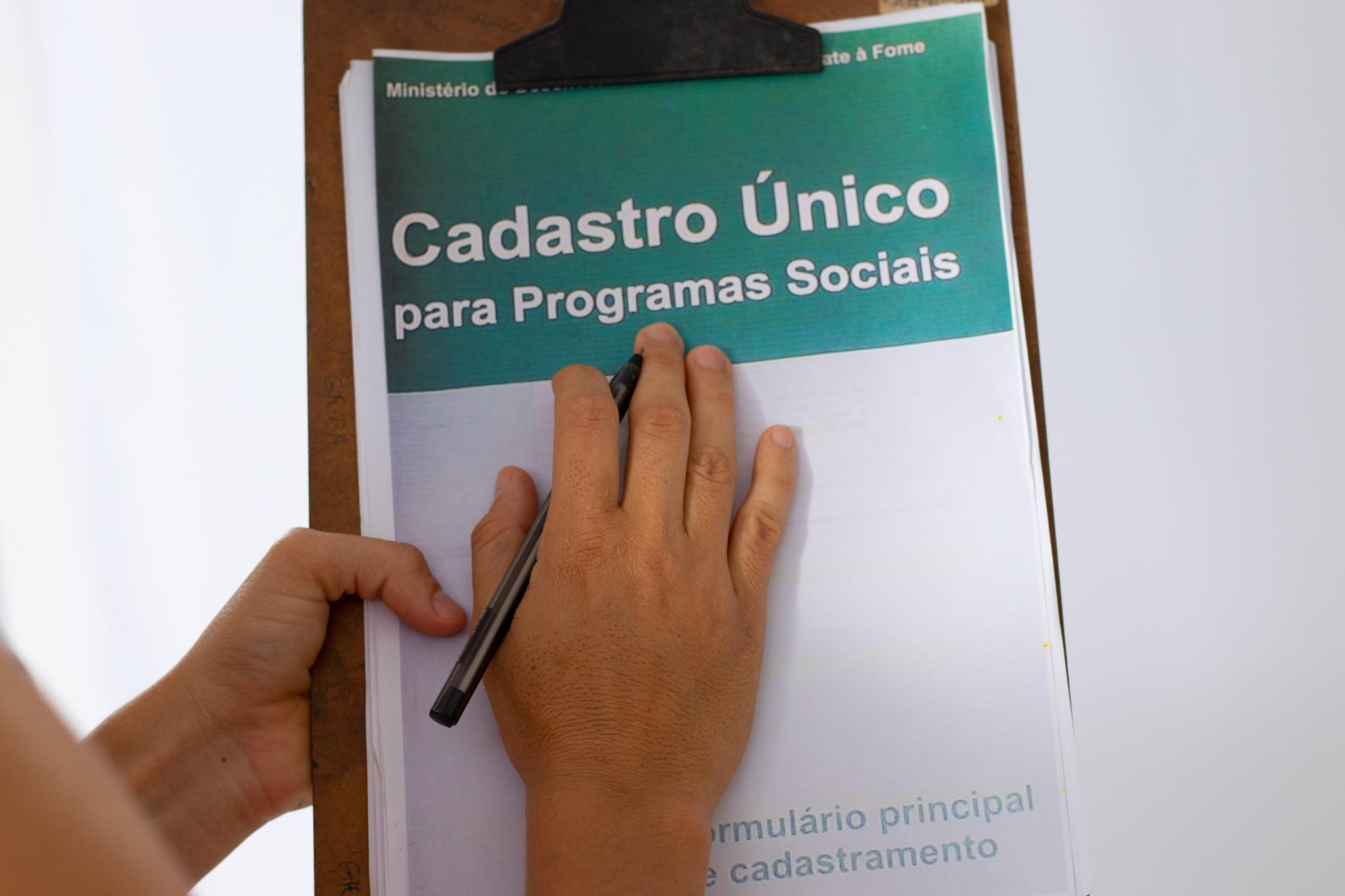 Atenção, beneficiário: o CadÚnico pode exigir alguns documentos que você ainda não entregou.