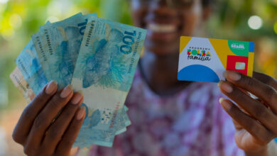 Se você é beneficiário do Bolsa Família, veja se poderá receber os pagamentos mais cedo em novembro.