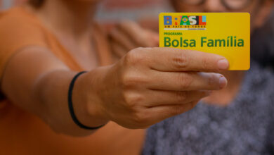 Quer seguir recebendo o Bolsa Família? Veja quais são os documentos necessários para garantir PIX de R$ 600+ em 2025