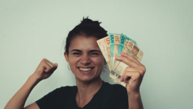 94 MIL mães do Bolsa Família podem sacar pagamento de R$ 299 mensais; veja como