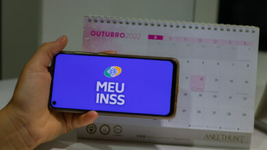 VocÊ recebe o Bolsa Família e já se perguntou se precisa contribuir com o INSS? Entenda.