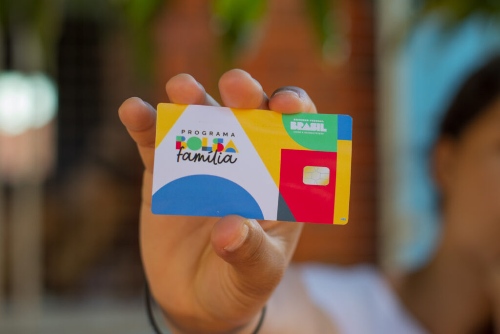 Beneficiários do Bolsa Família têm até 31/12 para cumprir nova regra do programa