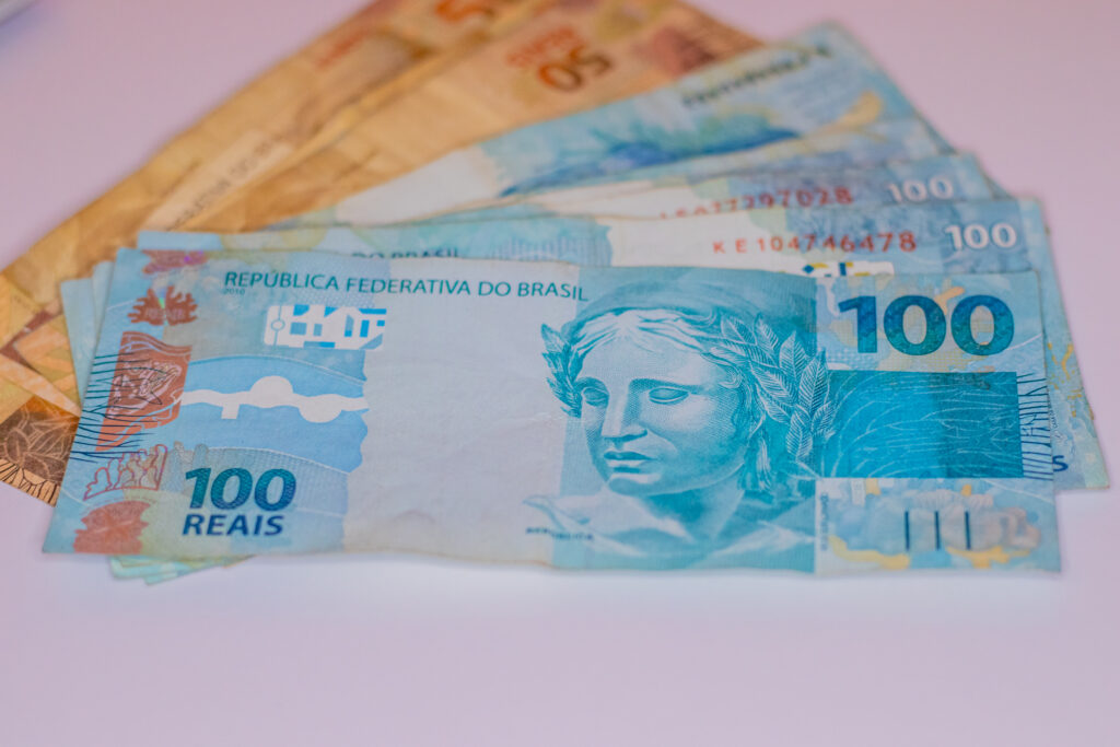 Benefício de R$ 699 já está liberado na conta para inscritos no Cadastro Único