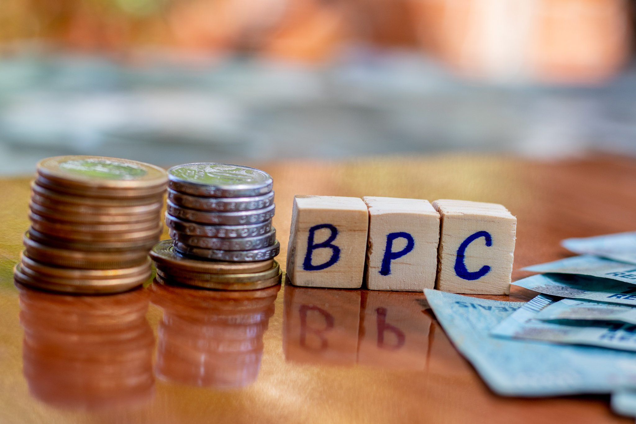 No próximo ano, o BPC vai sofrer transformações no pagamento devido ao salário mínimo.