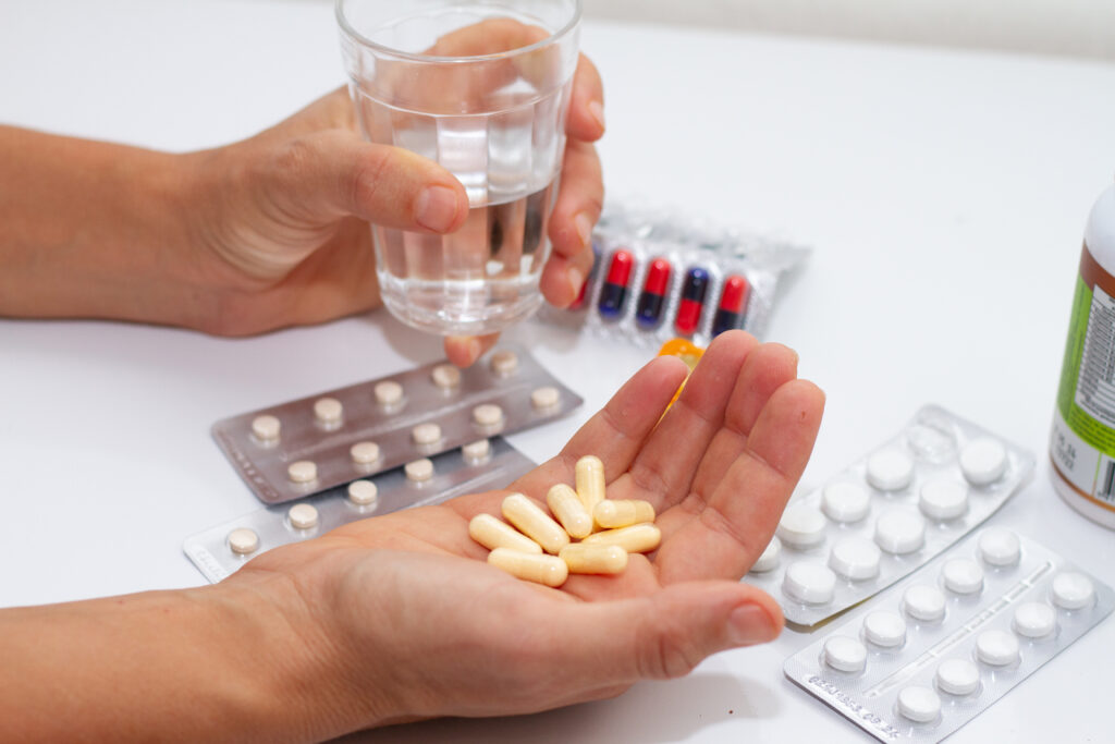 Você já conhece o Farmácia Popular? Veja como ter acesso a medicamentos gratuitos através dele!