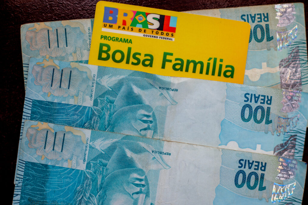 Se você recebe o Bolsa Família, saiba como vai funcionar o emprego para beneficiários.