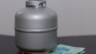 Famílias vão receber Auxílio-gás atrasado? Governo se pronunciou sobre novas datas