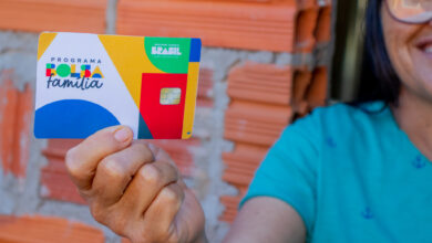 o Bolsa Família vai chegar mais cedo para milhares de beneficiários. Confira o calendário.