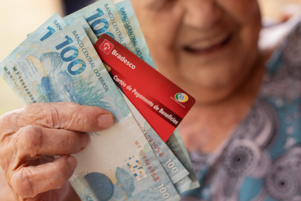 Mais de 40 MILHÕES de idosos poderão receber pagamento exclusivo em 2025