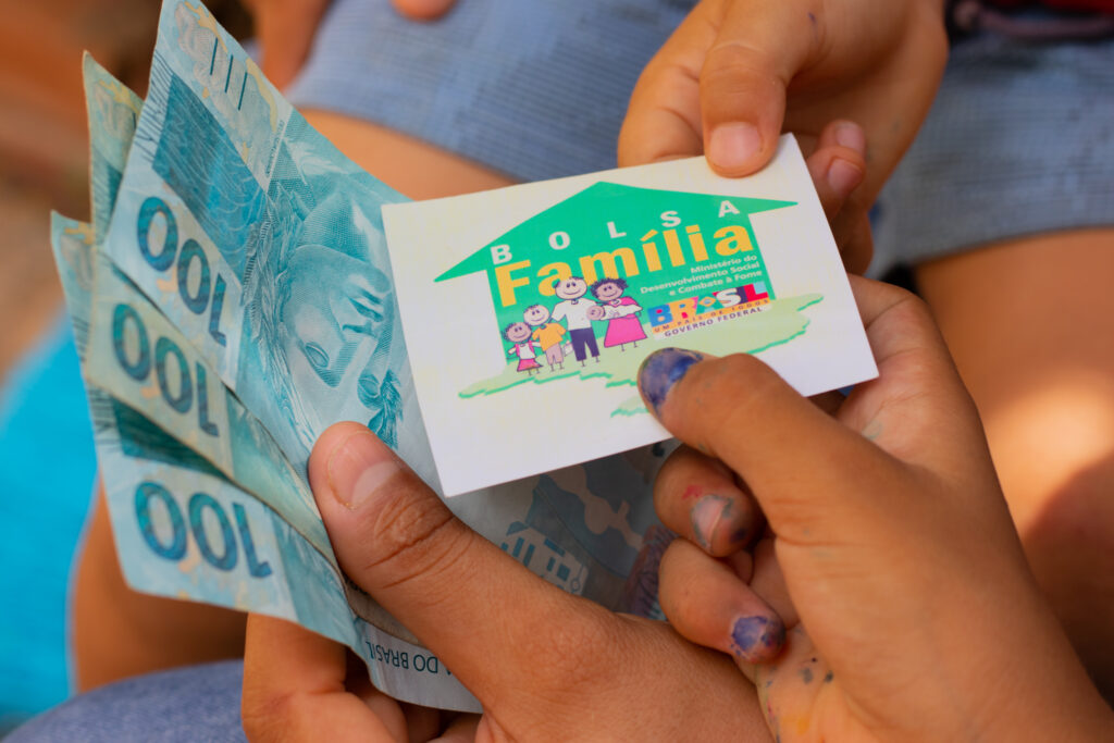 Não consegue ver as atualizações do seu Bolsa Família? Saiba o motivo.