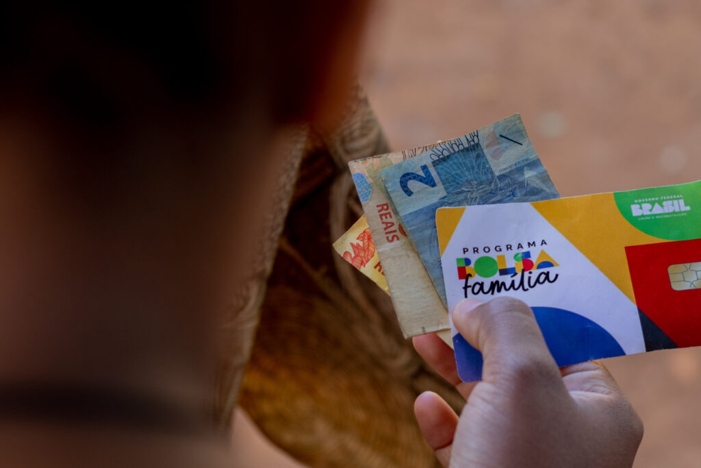 Problemas com o CPF irregular? Conserte a situação e volte a receber o Bolsa Família.