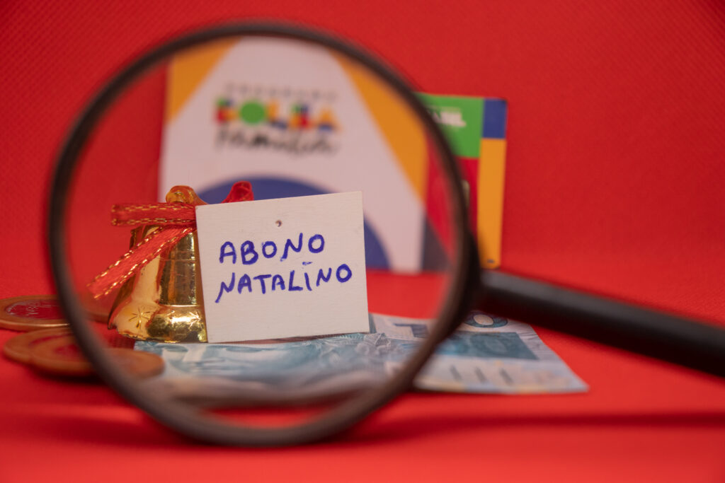Vai receber o Bolsa Família neste mês? Veja quem tem direito ao benefício.
