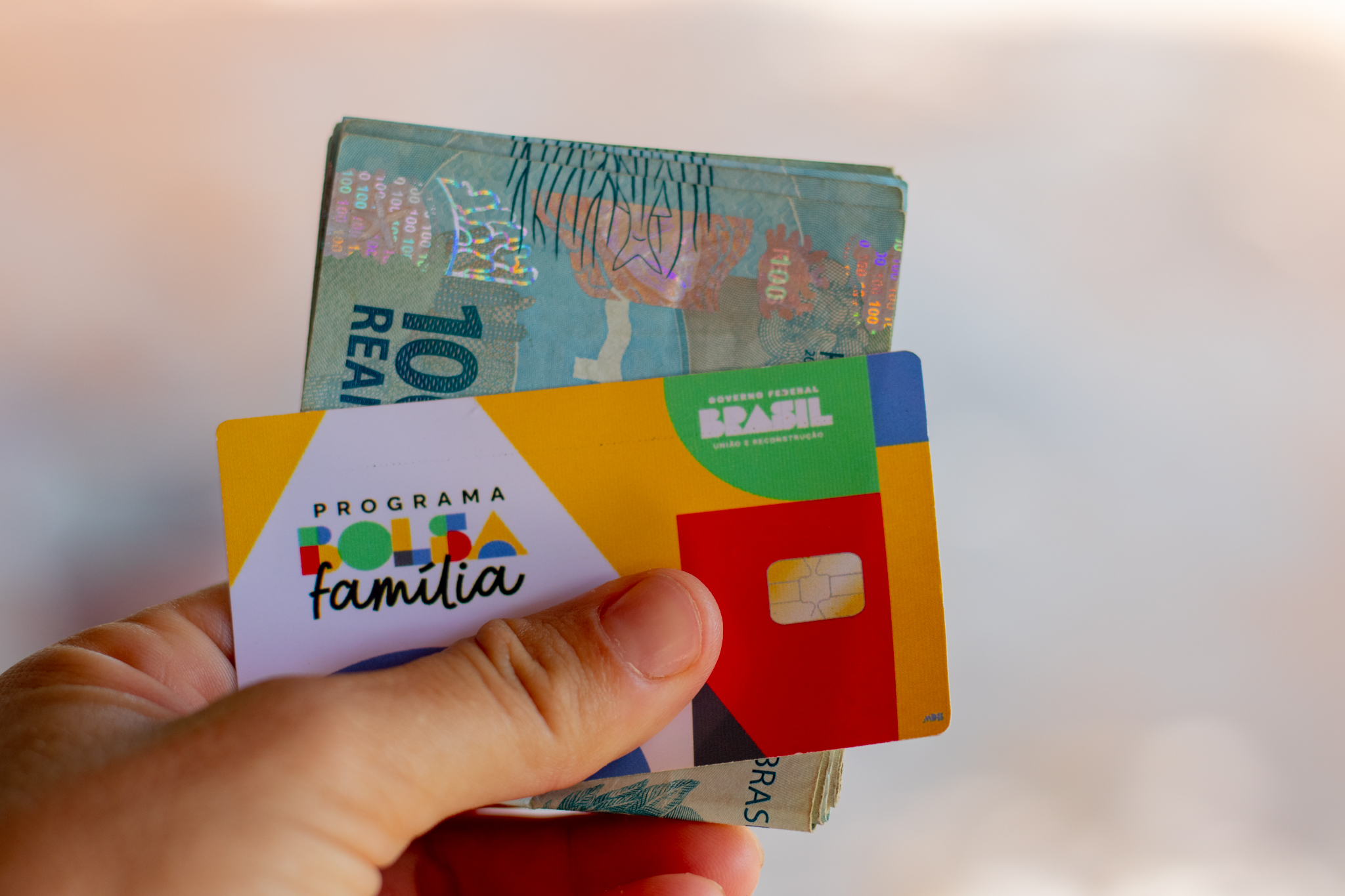 Você teve o Bolsa Família roubado? Saiba o que fazer para não se prejudicar mais.