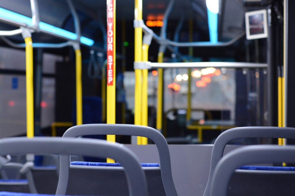 Transporte de graça liberado para novo grupo de brasileiros; saiba se você tem direito