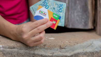Os beneficiários do Bolsa Família com NIS 6 voltaram a receber os pagamentos hoje.