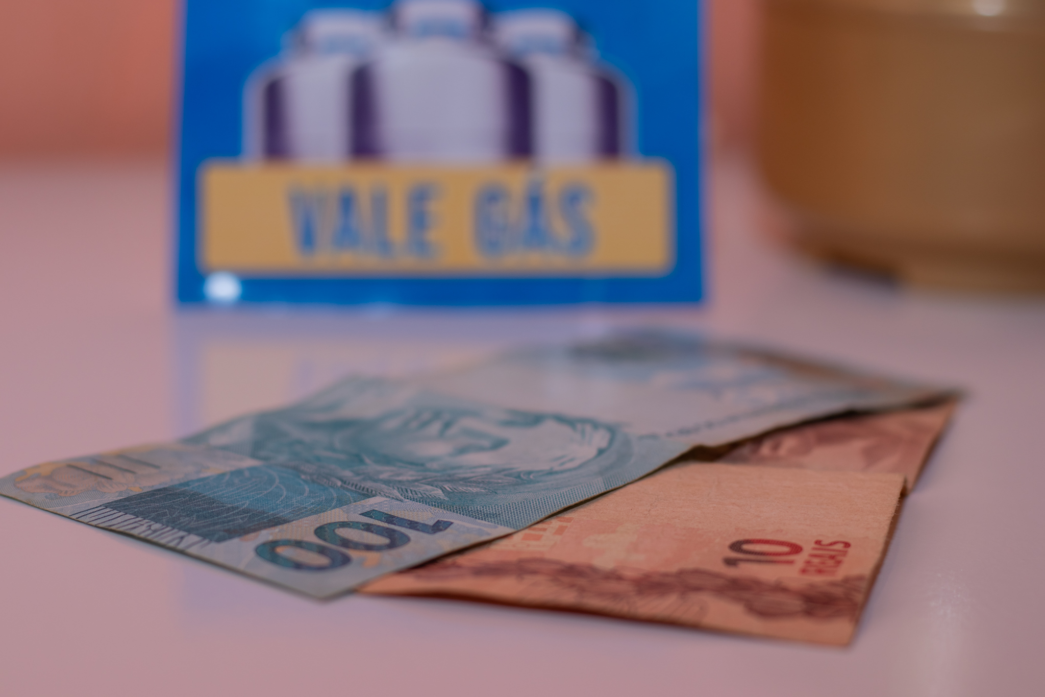 O auxílio Gás não será pago neste mês. veja as novidades sobre o benefício.