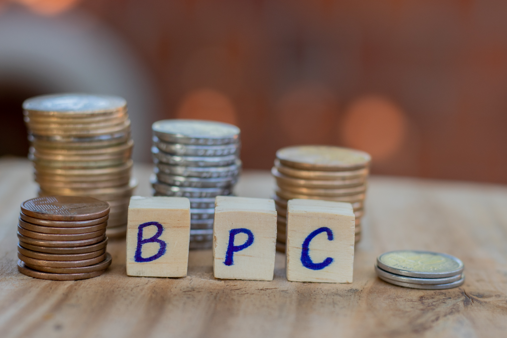 BPC oferece recurso para revisão de benefício negado; veja como funciona