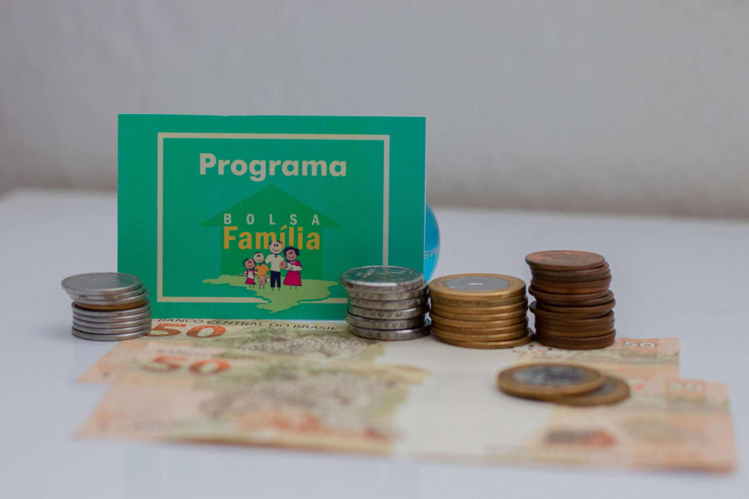 Bolsa Família permite saque do benefício sem cartão em situações de emergência