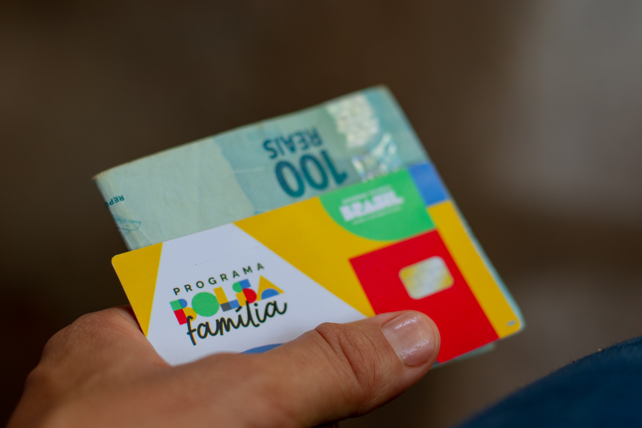 Bolsa Família vai chegar com BÔNUS de R$ 99 para 6 MILHÕES de famílias; válido a partir de 17/02!