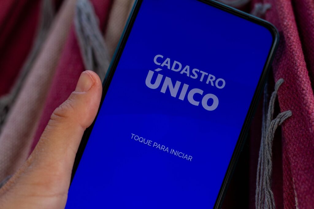 CadÚnico: novo comunicado contempla quem deseja conseguir VAGA na faculdade; veja